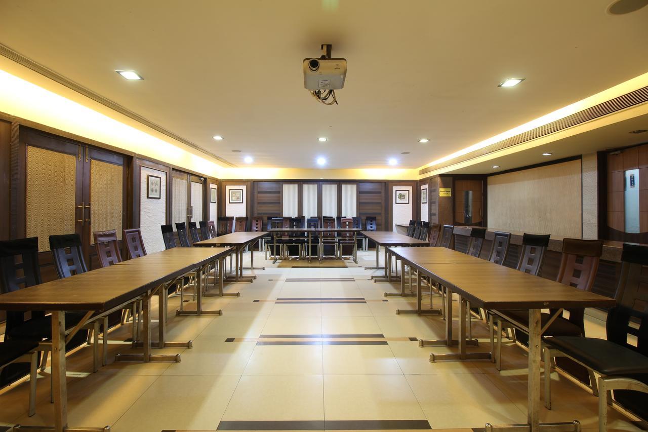Hotel Gurukripa Daman Exterior photo