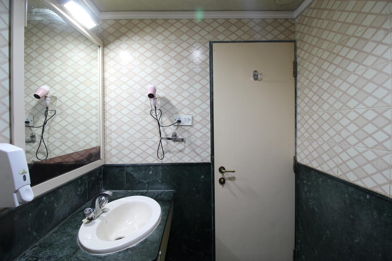 Hotel Gurukripa Daman Exterior photo
